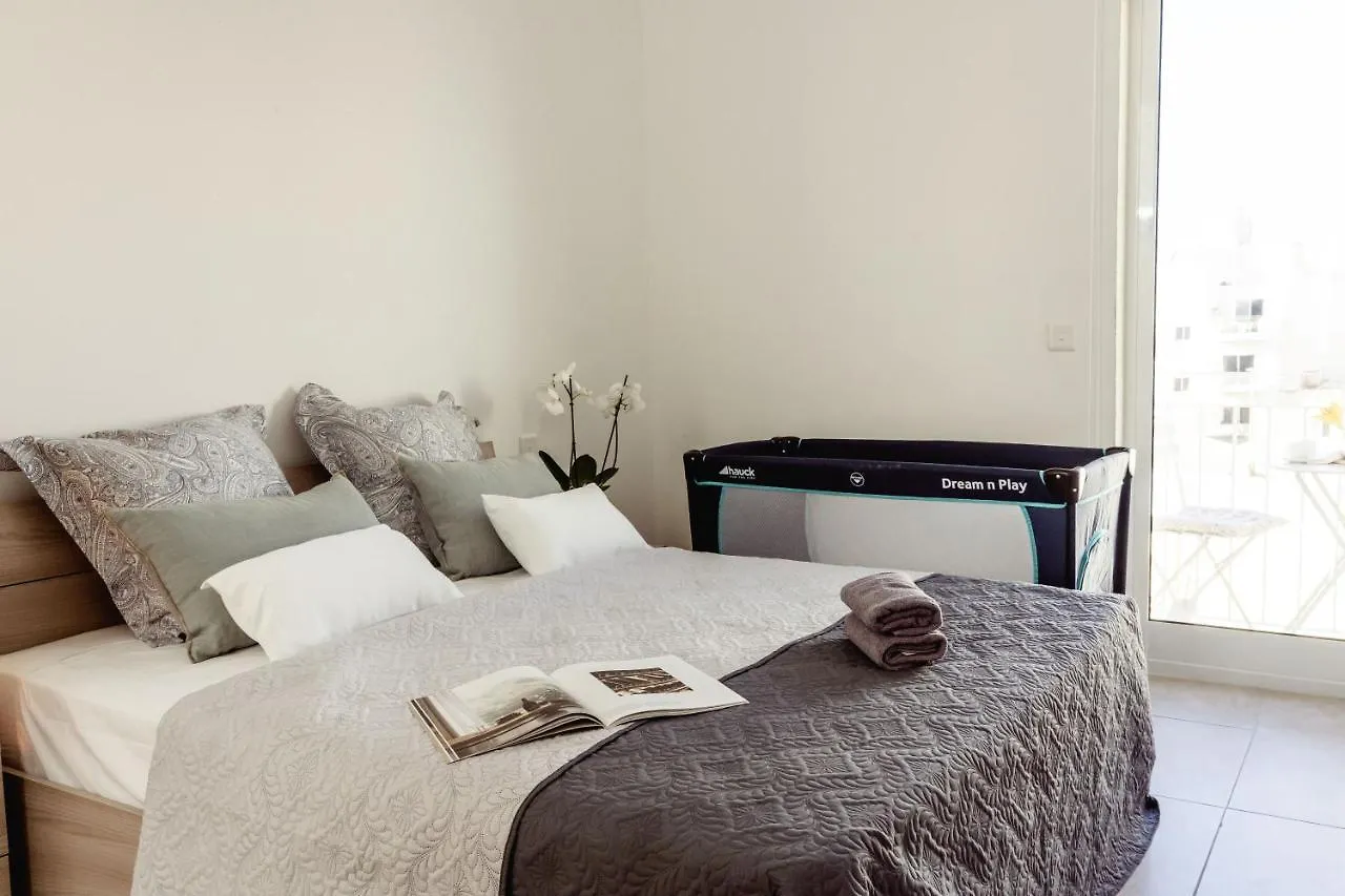 Beautiful 2Bdr In Center Sliema! Near Beach 0*, Sliema Malta