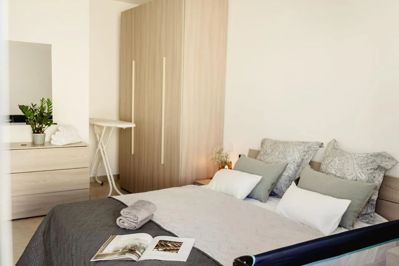 Beautiful 2Bdr In Center Sliema! Near Beach 0*, Sliema