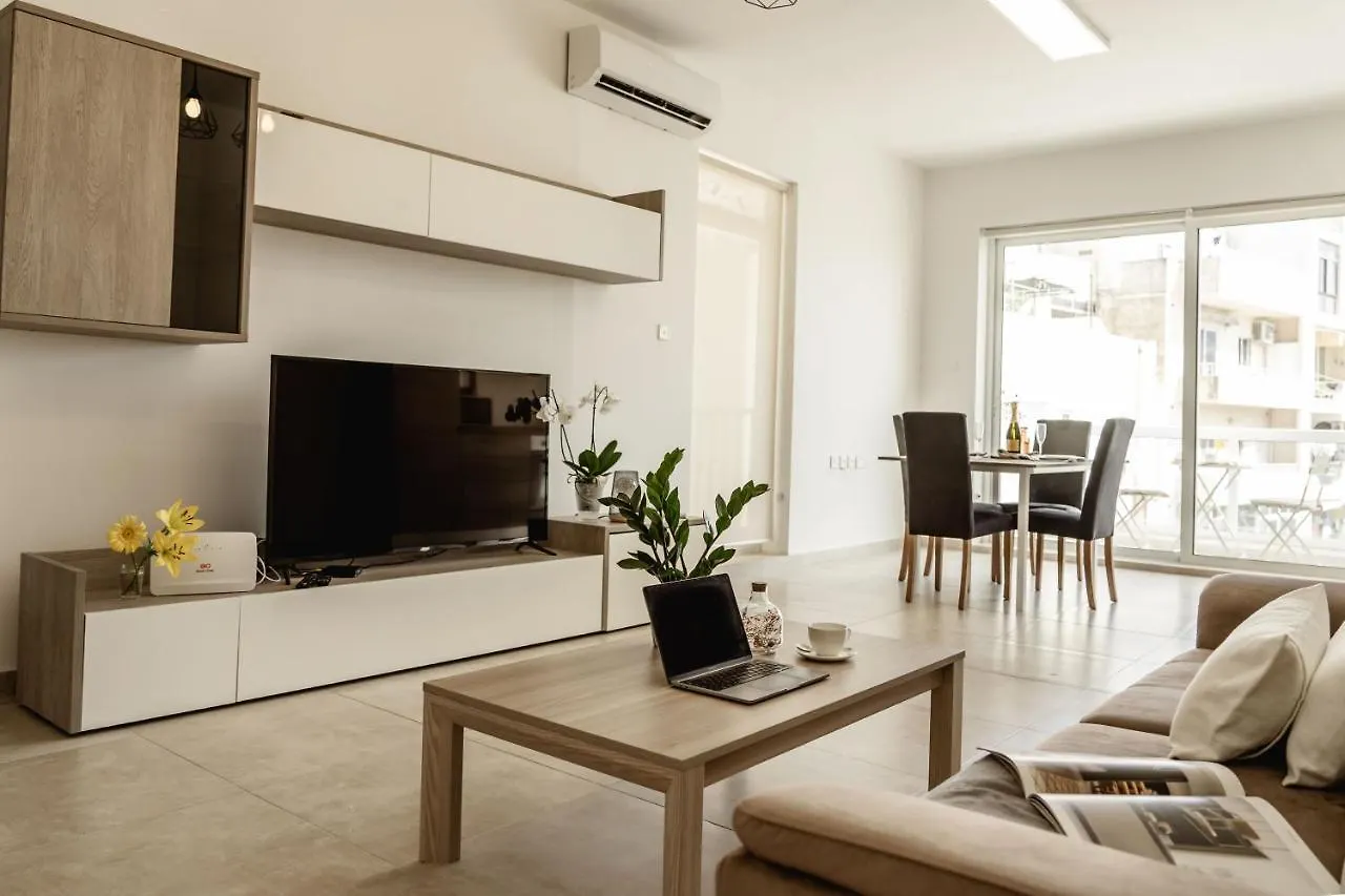 Beautiful 2Bdr In Center Sliema! Near Beach
