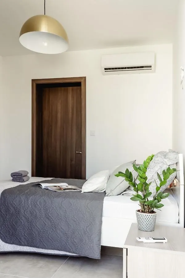 Beautiful 2Bdr In Center Sliema! Near Beach 0*, Sliema