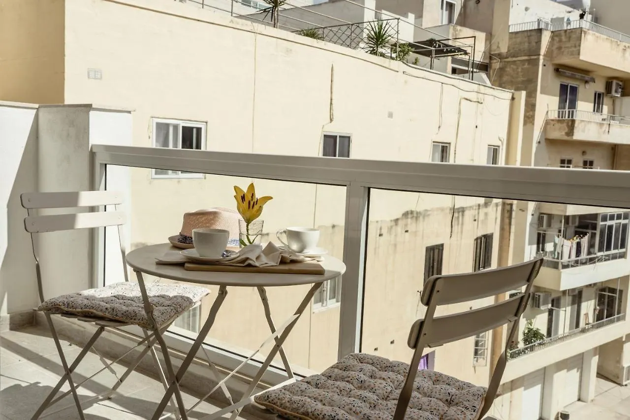 Apartment Beautiful 2Bdr In Center Sliema! Near Beach