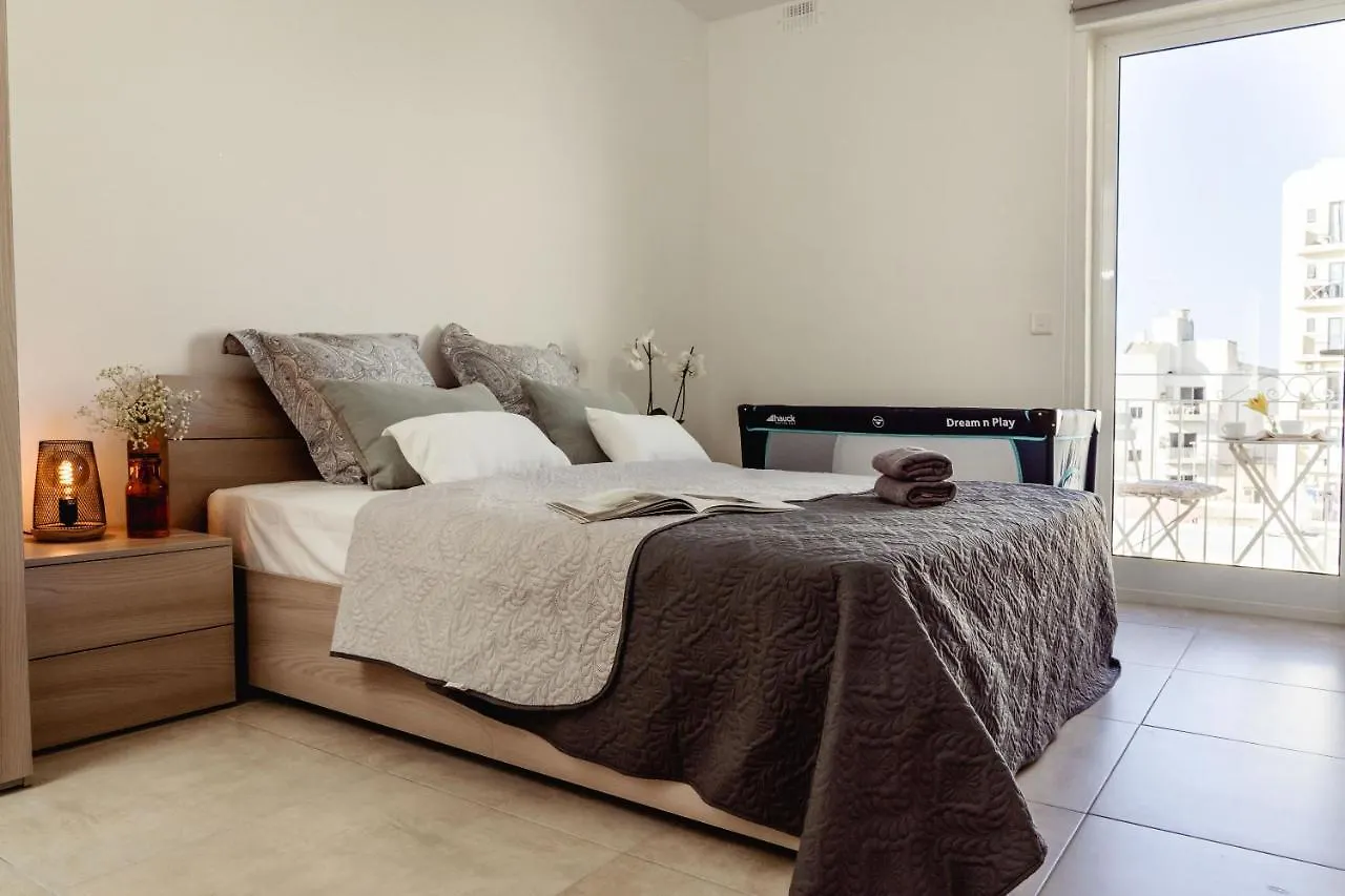 Beautiful 2Bdr In Center Sliema! Near Beach 0*, Sliema