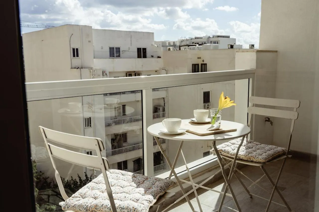 Apartment Beautiful 2Bdr In Center Sliema! Near Beach