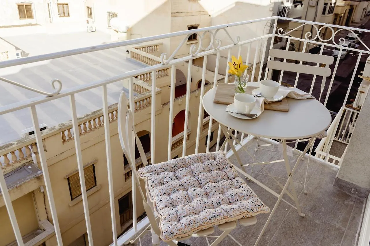 Beautiful 2Bdr In Center Sliema! Near Beach Apartment