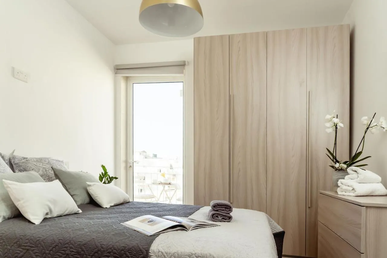 Beautiful 2Bdr In Center Sliema! Near Beach Malta
